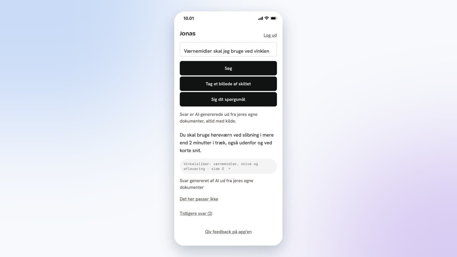 Svari-app'en på en telefon, med et spørgsmål om værnemidler ved vinkelsliberen og svaret fra firmaets egen procedure med kilde.